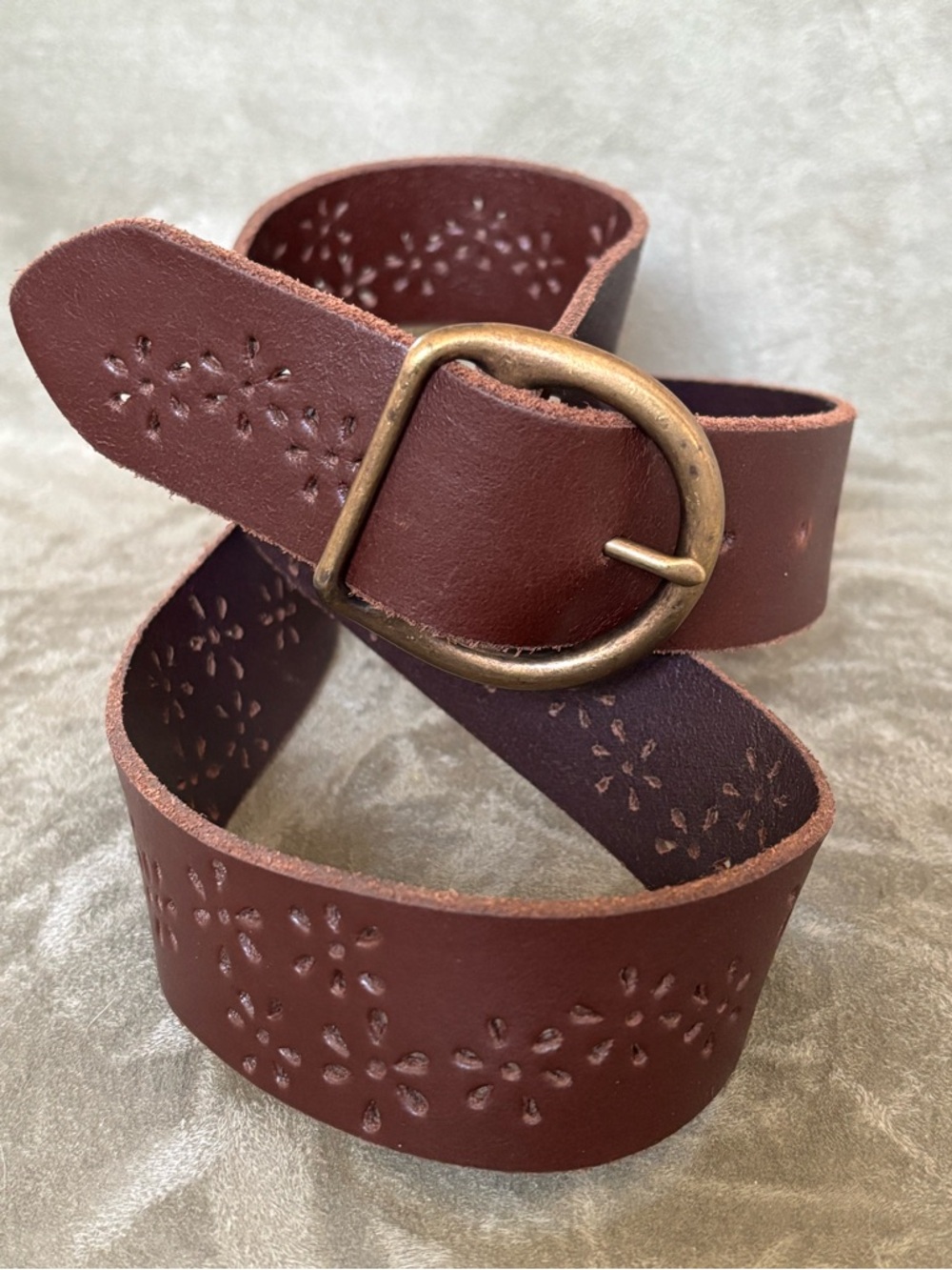 ITALIAN LEATHER Vintage Boho Style Floral Cutout Belt SZ M/L 42”, Made in USA - Picture 10 of 16